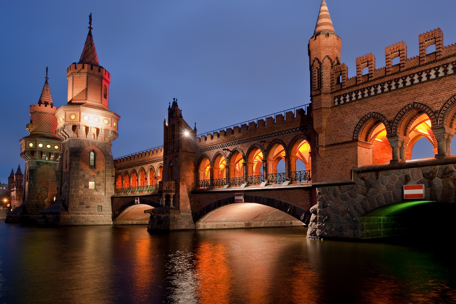 Oberbaumbrücke in Berlin Oberbaumbrücke in Berlin